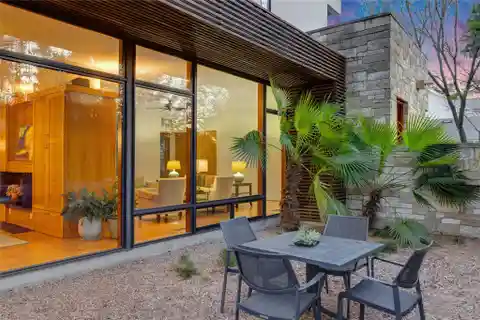 Serene Contemporary Retreat
