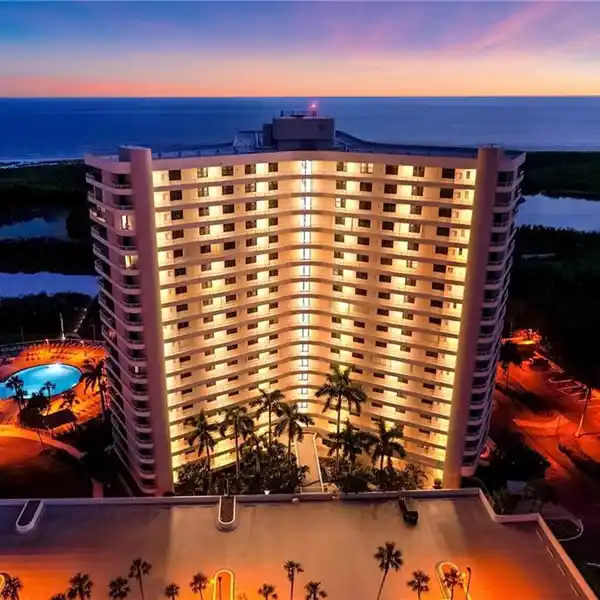 HIGH-FLOOR BEACHFRONT CONDO