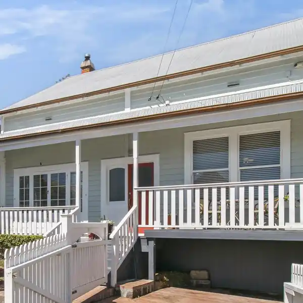 TRANSITIONAL 1912 HOME WITH PRIVATE ENGLISH GARDEN
