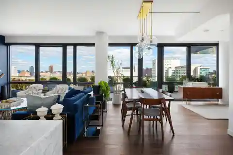 Gorgeous Full-Floor Condo