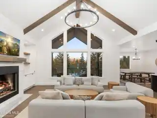 Luxury with Privacy and Convenience