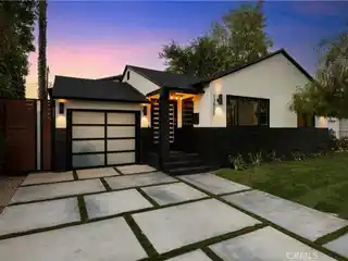 Exquisite Smart Home in Prime Location