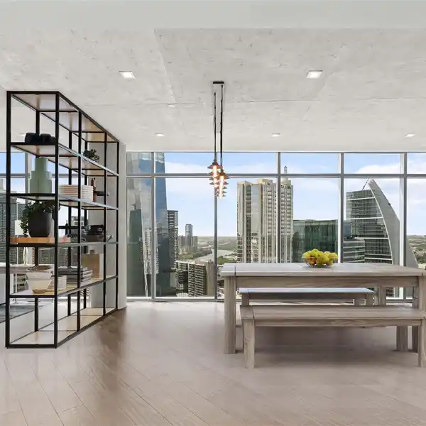 HIGH-FLOOR HOME WITH A SOUGHT-AFTER PLAN