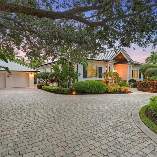 TRUE FLORIDA STYLE WITH FUNCTIONALITY