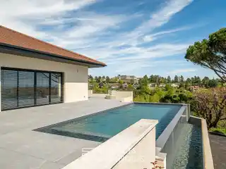 Prestigious Contemporary House with Unobstructed Views