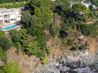 Huge Opportunity Overlooking the Sea