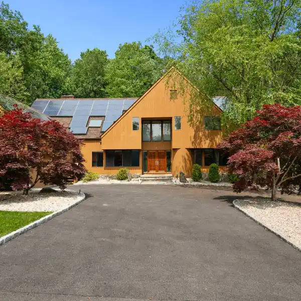REFINED CONTEMPORARY RESIDENCE IN MORNINGSIDE
