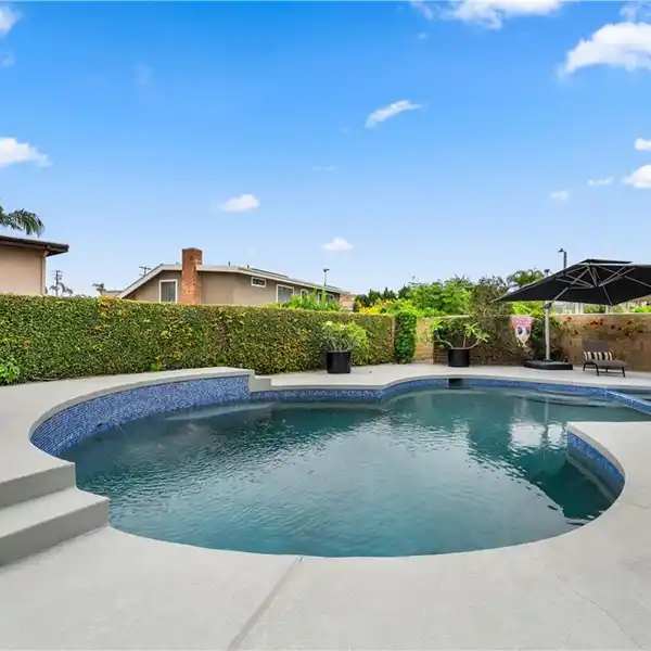 TURNKEY POOL HOME IN OCEANVIEW PARK