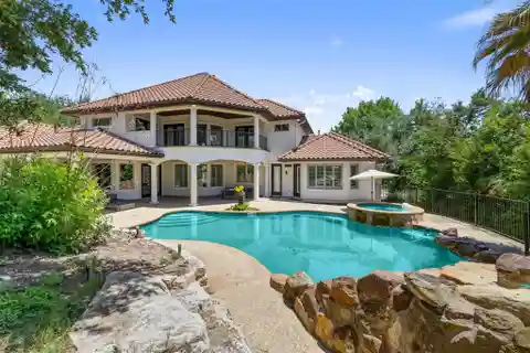 Custom Estate in the Legends Enclave of Steiner Ranch