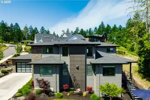 Gorgeous Home in the Mountain Gate Area