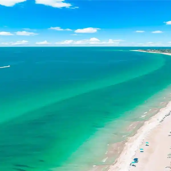 LONGBOAT KEY PENTHOUSE WITH UNMATCHED GULFFRONT VISTAS