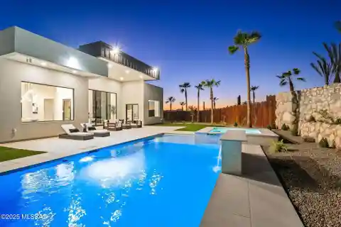 New Construction on a Sprawling Lot in the Catalina Foothills