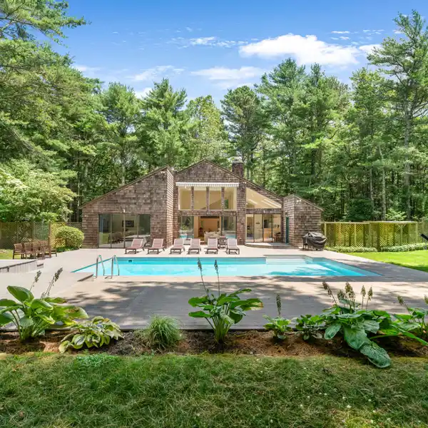 IMMACULATE HOME FOR RENT ON A PEACEFUL CUL-DE-SAC