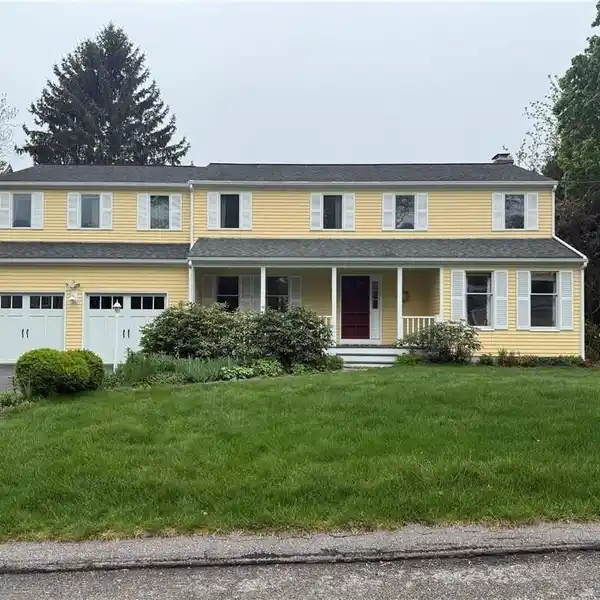 MAGNIFICENT COMPLETELY UPDATED COLONIAL