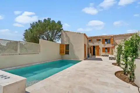 Completely Renovated Townhouse with Pool in Mallorca