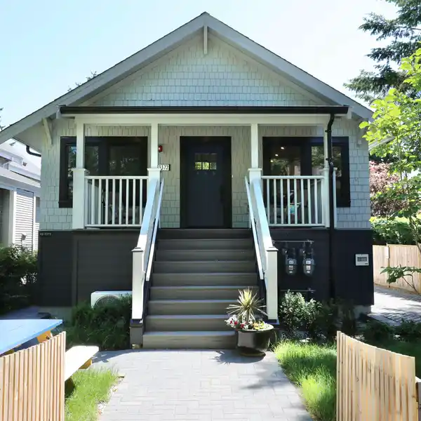 NEW HALF-DUPLEX IN THE CEDAR COTTAGE AREA