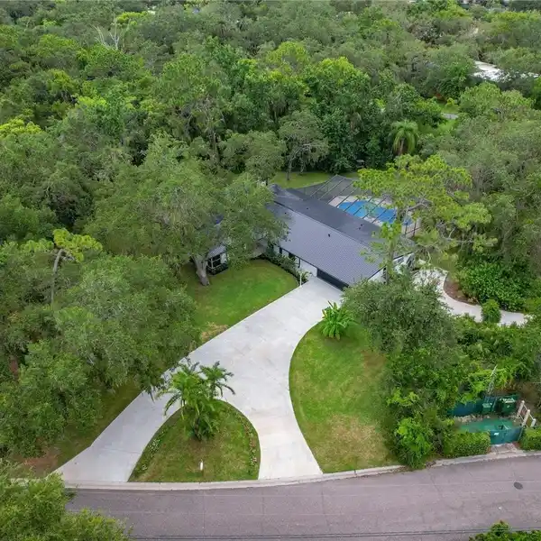 MID-CENTURY MODERN GLAM ESTATE