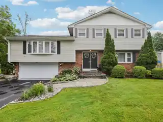Beautifully Maintained Bilevel Home