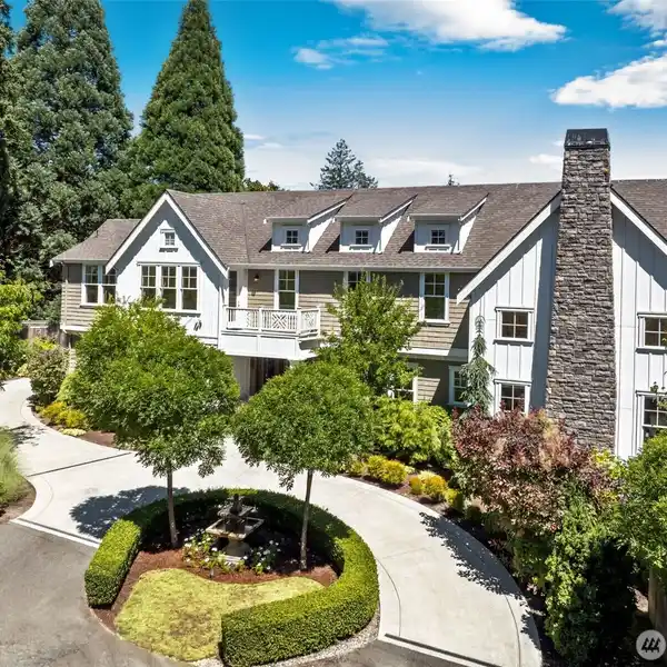 HAMPTON'S INSPIRED PROPERTY IN THE HEART OF ENATAI