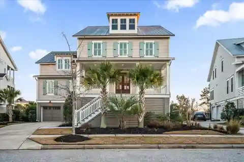 Elevated Six Bedroom Home in Daniel Island Edgefield Park