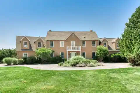 A Peninsula in the Estate Section of East Hampton