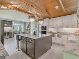Beautifully Appointed Private Retreat