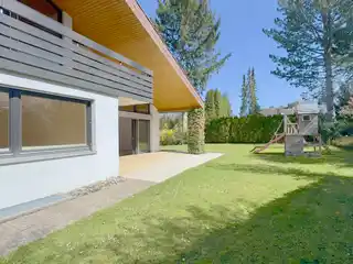 Live Generously – Family Home with Heart, Style and Garden Paradise