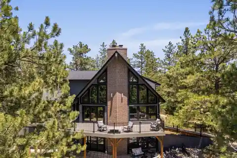 Luxurious Equestrian Estate