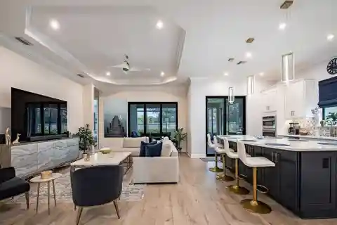 Luxurious Living in Prestigious Community