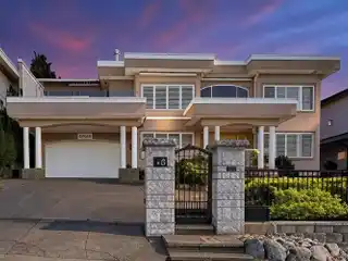 Oceanview Entertainer’s Dream in Gated Privacy