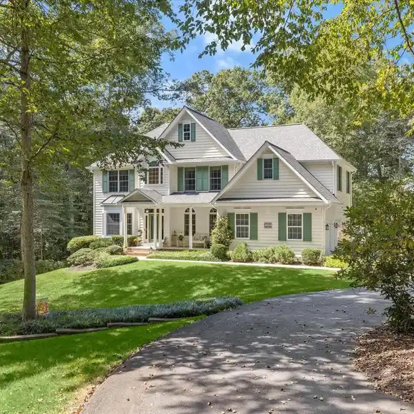 SPECTACULAR COLONIAL NESTLED IN THE PRESTIGIOUS COMMUNITY