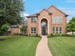Stunning Home in Sought-after Oak Tree Estates in Southlake
