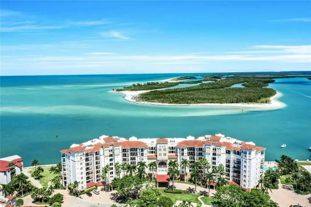Luxury Living Right on the Gulf of Mexico