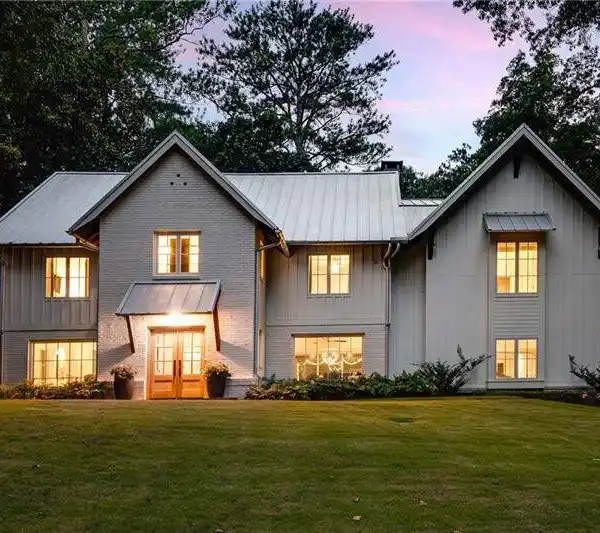 EXCEPTIONAL NAPA-INSPIRED MODERN FARMHOUSE