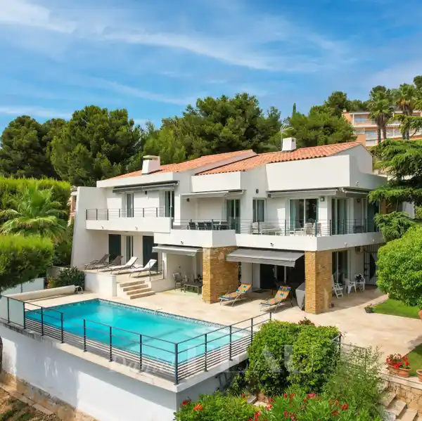 CHIC MEDITERRANEAN HOME WITH DUAL TERRACES