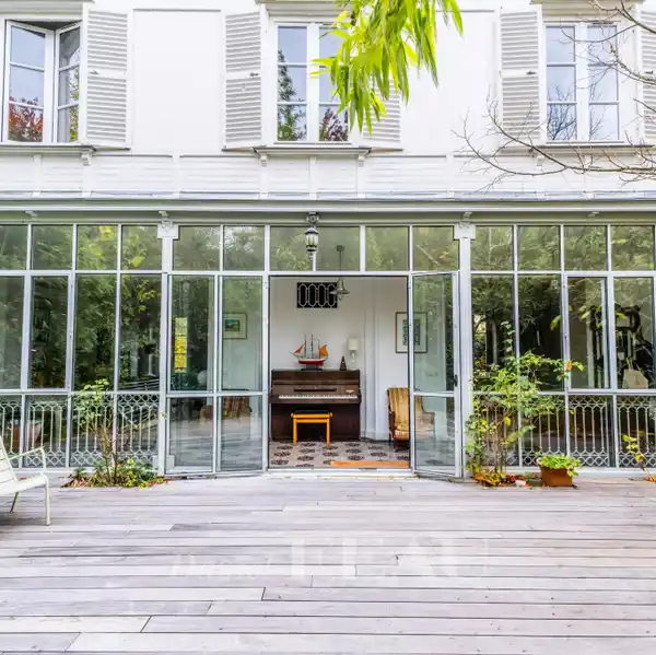 SPACIOUS RESIDENCE FEATURING PERIOD VERANDA AND ATTIC