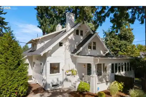 Classic 1910 Alameda Craftsman