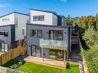 Stunning Brand New Modern Home