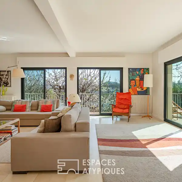 MODERNIST RETREAT WITH STUNNING SEINE VIEWS