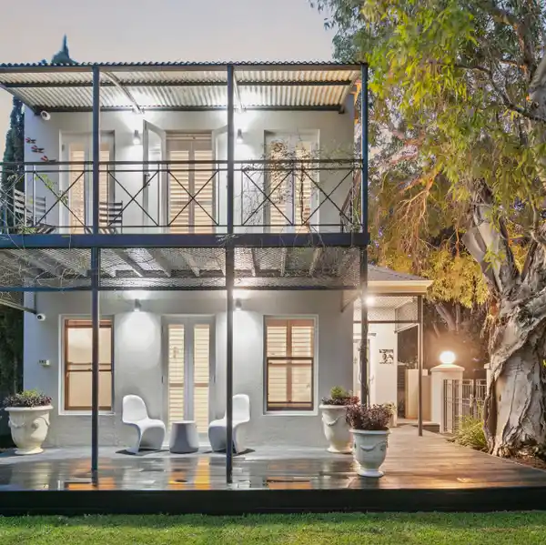 STUNNING GREEN TITLE HOME