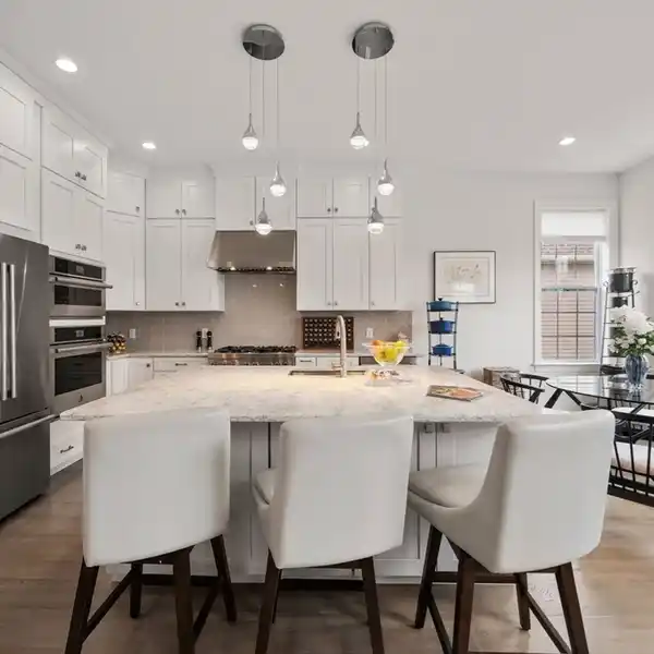 STUNNING HOME IN COVETED VISTA POINT