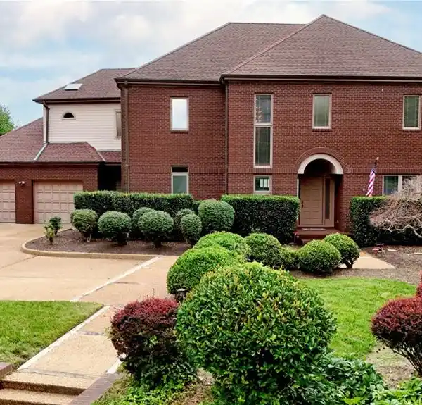 CUSTOM-BUILT JAMES RIVER WATERFRONT HOME