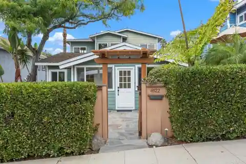 Bright Coastal Haven with Sunset View Deck