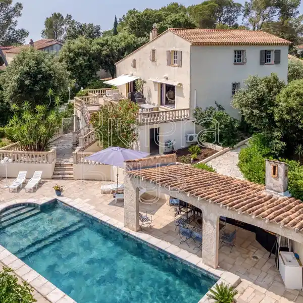 EXCEPTIONAL VILLA WITH GUEST HOUSE