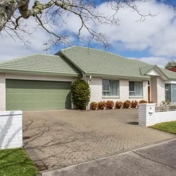 ULTIMATE FAMILY HOME IN PRIME PINEHILL