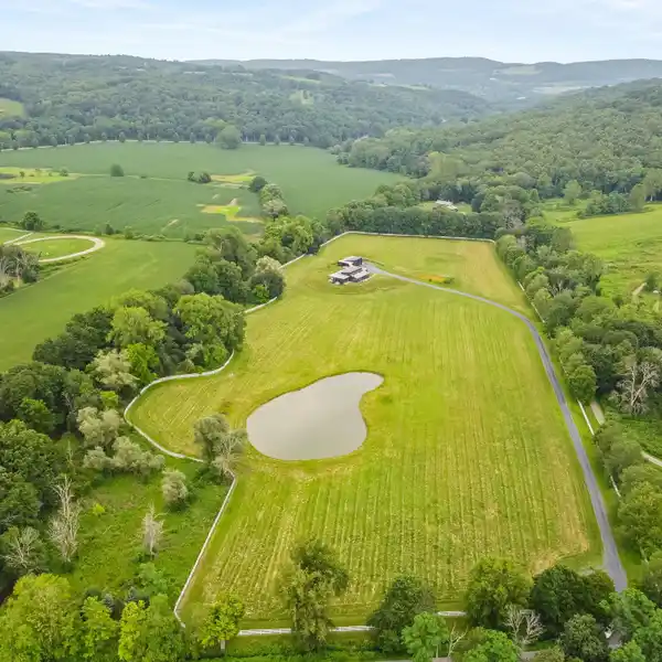 MODERN MINIMALIST ESTATE ON 19 BUCOLIC ACRES