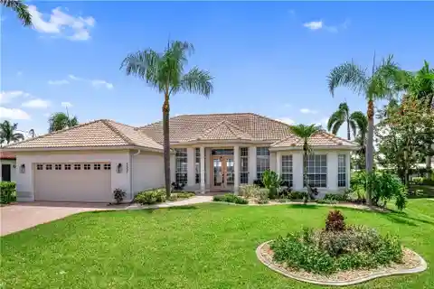 A Piece of Paradise in a Top Waterfront Neighborhood