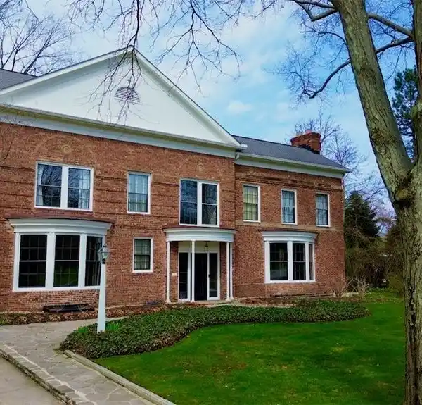 GRAND SHAKER HEIGHTS COLONIAL