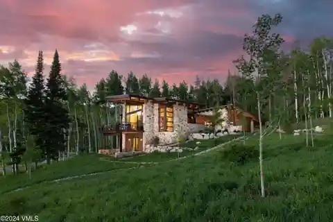 Captivating Home in Prestigious Mountain Star