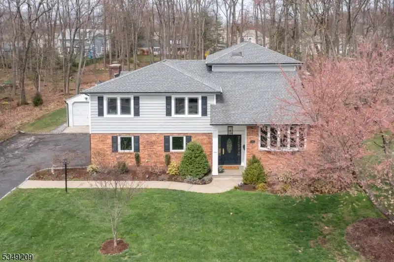 Gorgeous Home in a Great Location